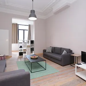 Parlamentarium Apartment